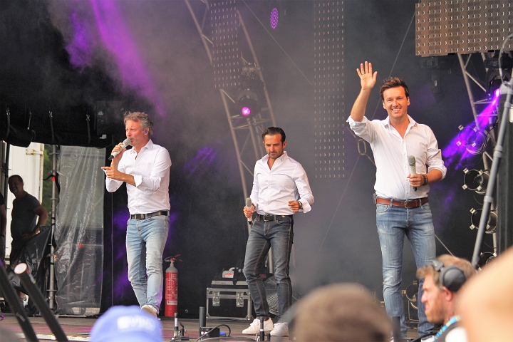De Romeo's @ Buitenbeenpop 2017, picture 1, photographed by Heidi Elen - FrontView Magazine