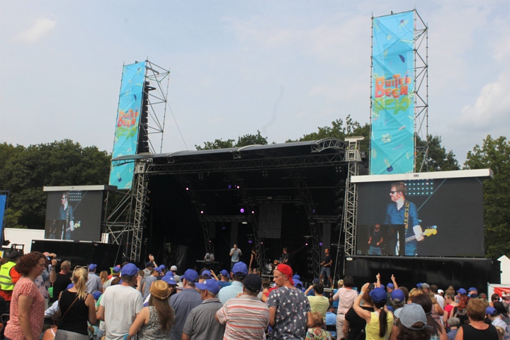 Frimout @ Buitenbeenpop 2017, picture 7, photographed by Heidi Elen - FrontView Magazine