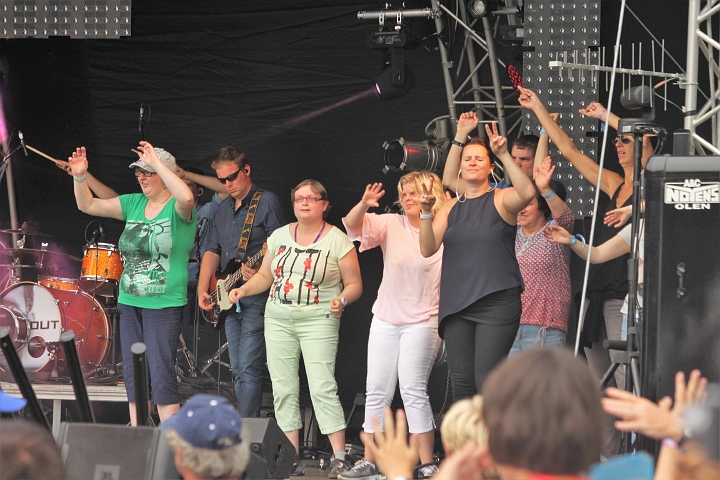 Frimout @ Buitenbeenpop 2017, picture 11, photographed by Heidi Elen - FrontView Magazine