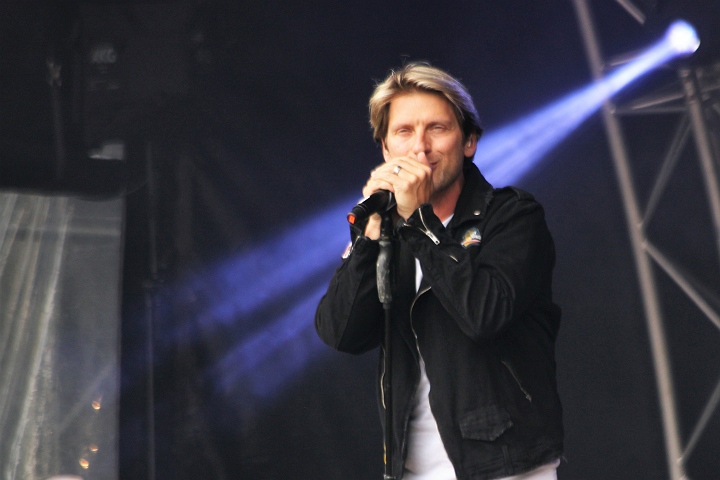 Jelle Cleymans en Gene Thomas @ Buitenbeenpop 2017, picture 4, photographed by Heidi Elen - FrontView Magazine