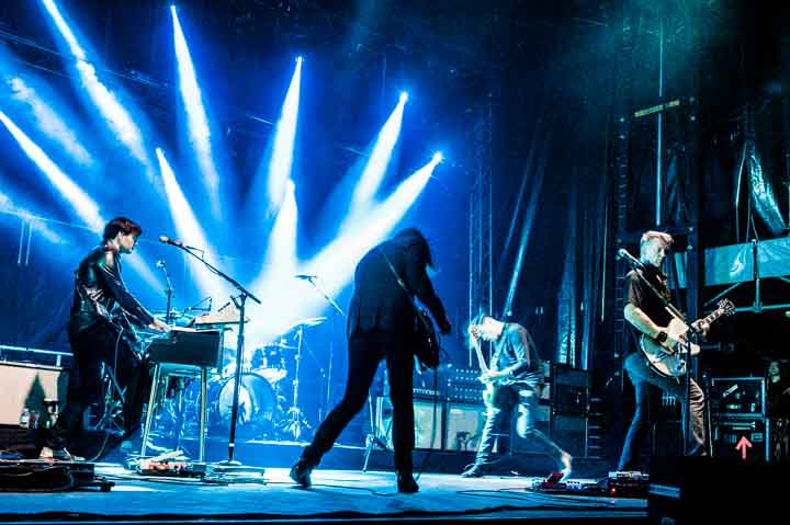 Queens of The Stone Age @ showcase Stubru, picture 2, photographed by Gert Daemen - FrontView Magazine