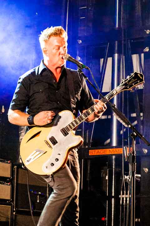 Queens of The Stone Age @ showcase Stubru, picture 8, photographed by Gert Daemen - FrontView Magazine