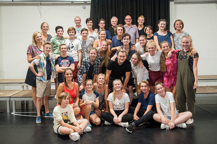 Toonmoment De Ridders van de ronde keukentafel @ Deep Bridge, foto 50, foto's door Goele Bormans - FrontView Magazine