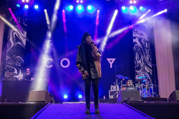 Coely (Live Stage) @ Laundry Day, picture 14, photographed by Dieter  Boone - FrontView Magazine