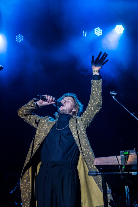 Warhola (Live stage) @ Laundry Day, picture 8, photographed by Dieter  Boone - FrontView Magazine