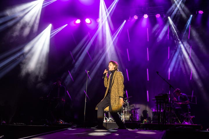 Warhola (Live stage) @ Laundry Day, picture 11, photographed by Dieter  Boone - FrontView Magazine