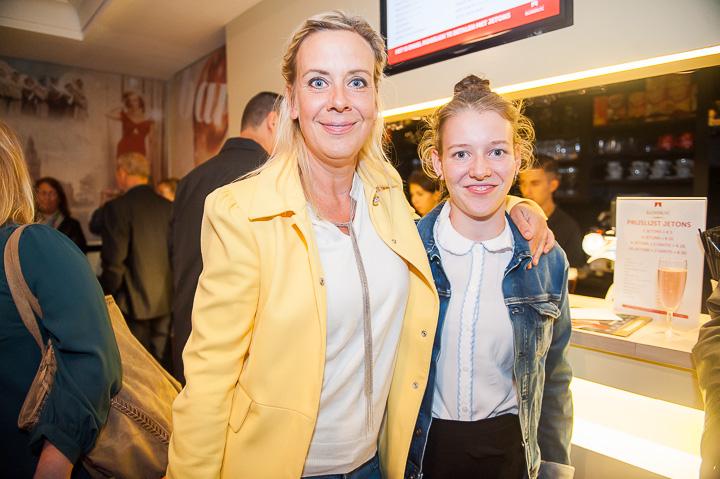 Première Brasschaatse Huisvrouwen @ Theater Elckerlyc, picture 7, photographed by Goele Bormans - FrontView Magazine