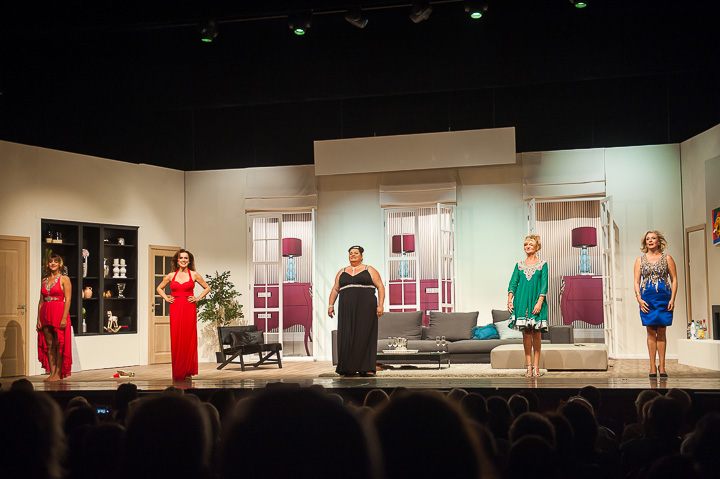 Première Brasschaatse Huisvrouwen @ Theater Elckerlyc, picture 28, photographed by Goele Bormans - FrontView Magazine