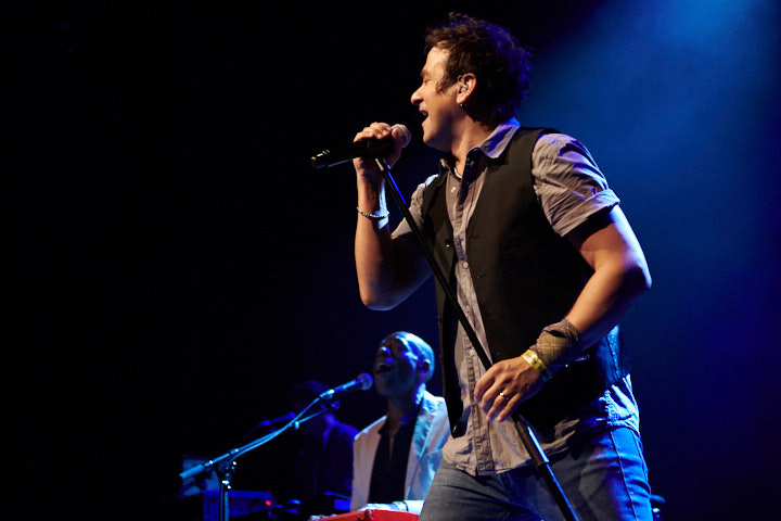 Mike + The Mechanics @ Het Depot, picture 1, photographed by Jan van Hecke - FrontView Magazine