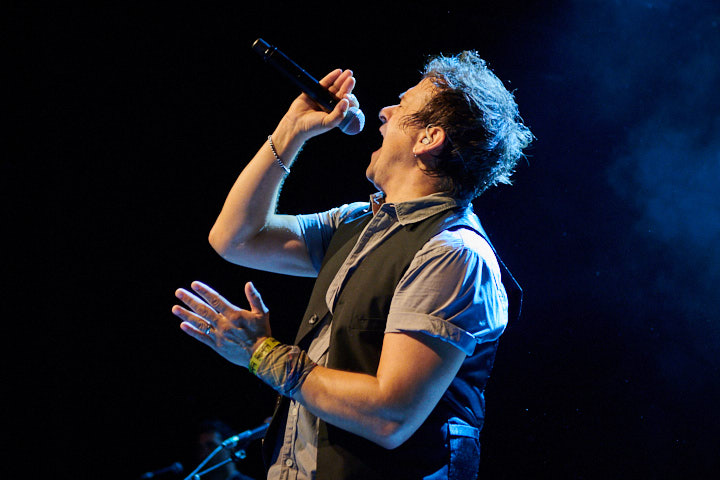 Mike + The Mechanics @ Het Depot, picture 3, photographed by Jan van Hecke - FrontView Magazine
