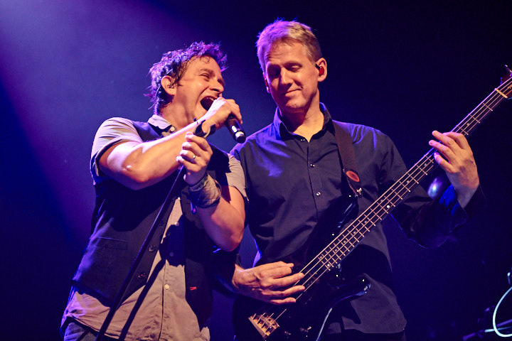 Mike + The Mechanics @ Het Depot, picture 5, photographed by Jan van Hecke - FrontView Magazine