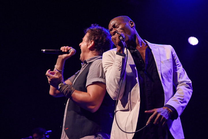 Mike + The Mechanics @ Het Depot, picture 10, photographed by Jan van Hecke - FrontView Magazine
