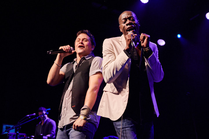 Mike + The Mechanics @ Het Depot, picture 11, photographed by Jan van Hecke - FrontView Magazine