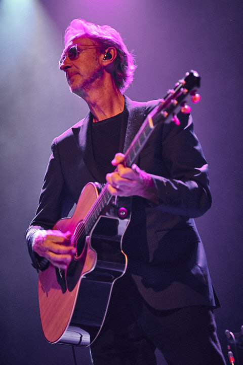 Mike + The Mechanics @ Het Depot, picture 19, photographed by Jan van Hecke - FrontView Magazine