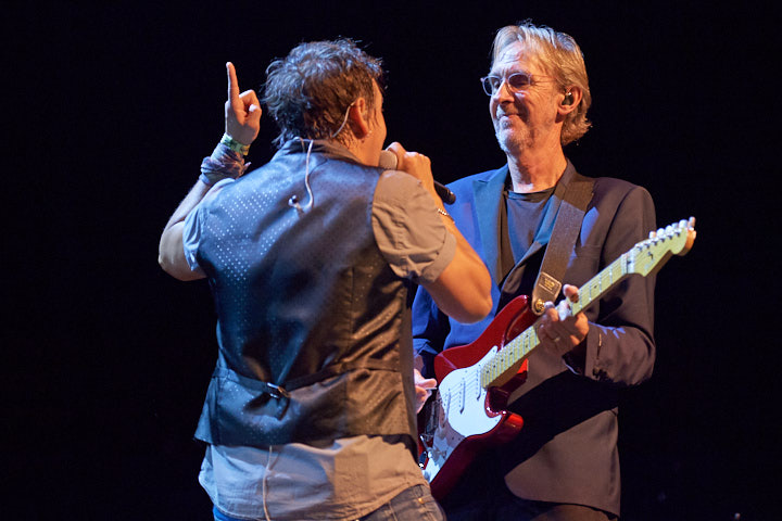 Mike + The Mechanics @ Het Depot, picture 26, photographed by Jan van Hecke - FrontView Magazine