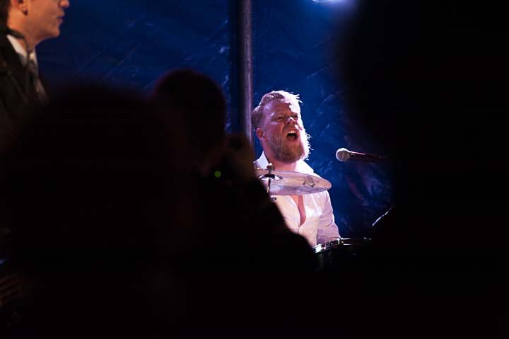 Code of Conduct @ Breda Barst, picture 5, photographed by Gert Daemen - FrontView Magazine