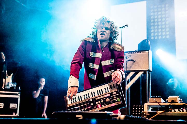 compact disk dummies @ Breda Barst, picture 7, photographed by Gert Daemen - FrontView Magazine