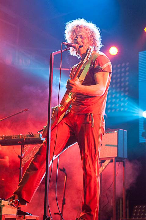 compact disk dummies @ Breda Barst, picture 9, photographed by Gert Daemen - FrontView Magazine