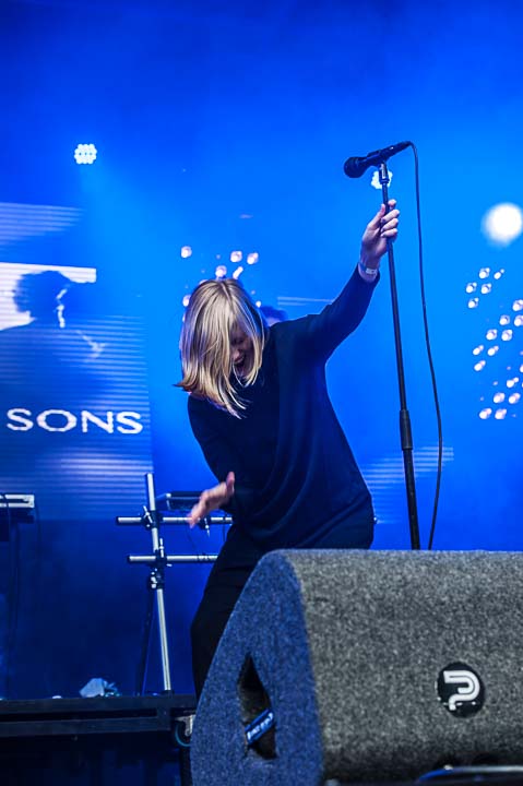 Whispering Sons @ Breda Barst, picture 14, photographed by Gert Daemen - FrontView Magazine