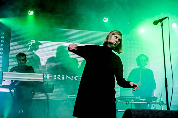 Whispering Sons @ Breda Barst, picture 16, photographed by Gert Daemen - FrontView Magazine