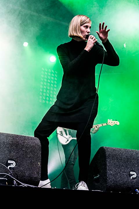 Whispering Sons @ Breda Barst, picture 21, photographed by Gert Daemen - FrontView Magazine