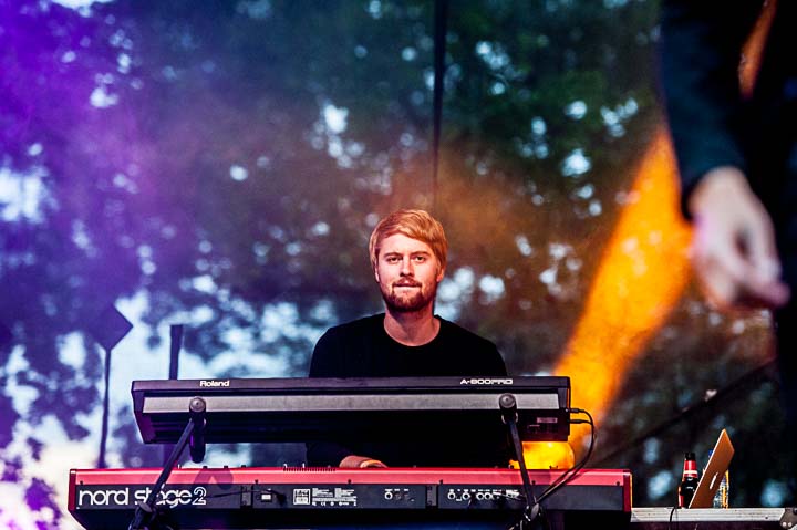 Orange Skyline @ Breda Barst, picture 10, photographed by Gert Daemen - FrontView Magazine