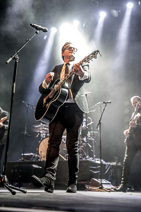 Guus Meeuwis @ 013, picture 2, photographed by Gert Daemen - FrontView Magazine