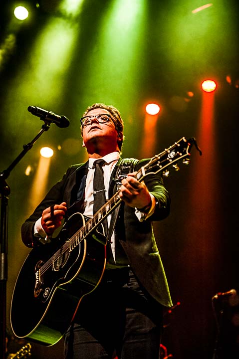 Guus Meeuwis @ 013, picture 11, photographed by Gert Daemen - FrontView Magazine