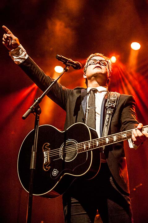 Guus Meeuwis @ 013, picture 13, photographed by Gert Daemen - FrontView Magazine