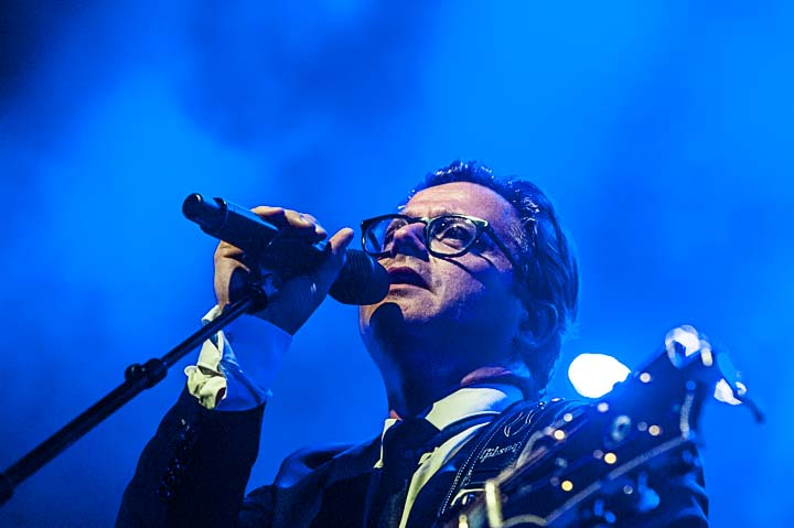 Guus Meeuwis @ 013, picture 24, photographed by Gert Daemen - FrontView Magazine