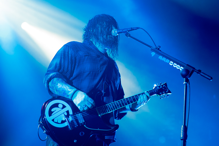 Seether @ 013, foto 7, foto's door Dorien Goetschalckx - FrontView Magazine