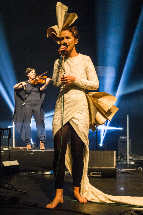 Lamb @ Ancienne Belgique, picture 18, photographed by Dieter  Boone - FrontView Magazine