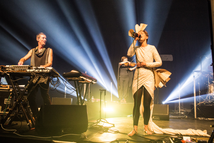 Lamb @ Ancienne Belgique, picture 22, photographed by Dieter  Boone - FrontView Magazine
