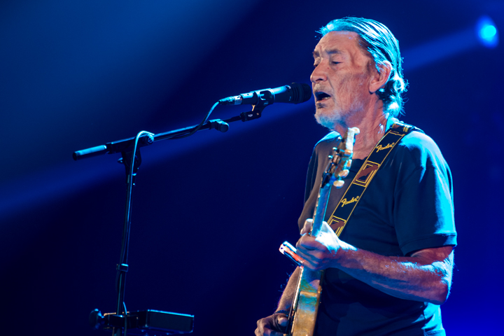 Chris Rea @ Vorst Nationaal, picture 1, photographed by Erwin Evrard - FrontView Magazine