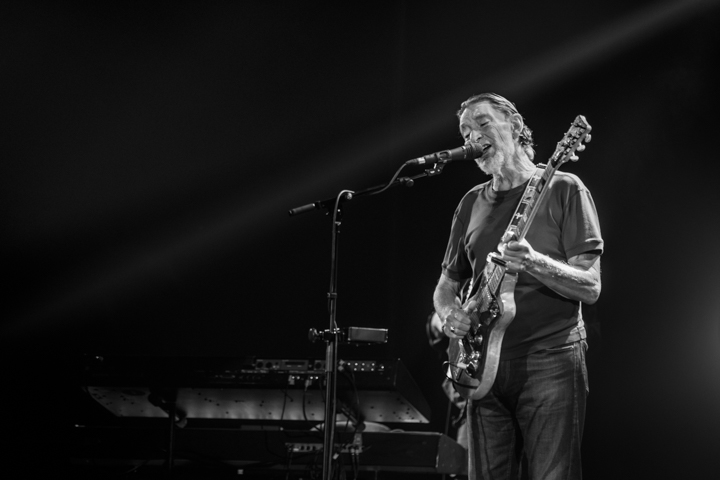Chris Rea @ Vorst Nationaal, picture 5, photographed by Erwin Evrard - FrontView Magazine