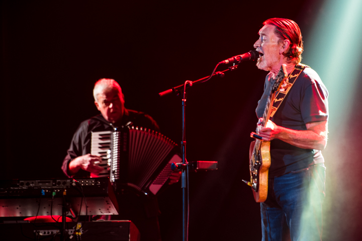 Chris Rea @ Vorst Nationaal, picture 6, photographed by Erwin Evrard - FrontView Magazine