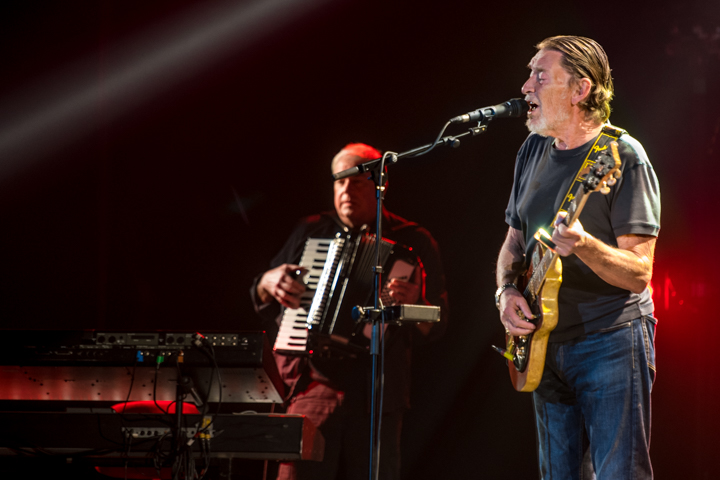 Chris Rea @ Vorst Nationaal, picture 9, photographed by Erwin Evrard - FrontView Magazine