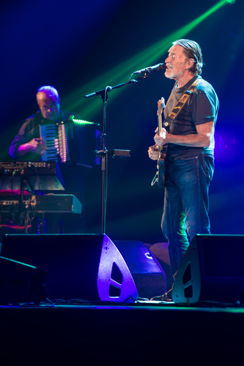 Chris Rea @ Vorst Nationaal, picture 13, photographed by Erwin Evrard - FrontView Magazine