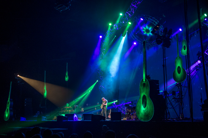 Chris Rea @ Vorst Nationaal, picture 14, photographed by Erwin Evrard - FrontView Magazine