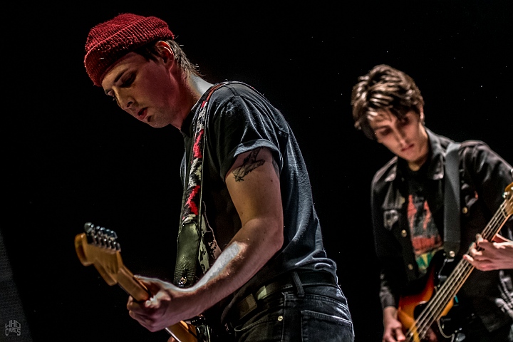 Loom @ Effenaar, picture 1, photographed by Luc Luyten - FrontView Magazine