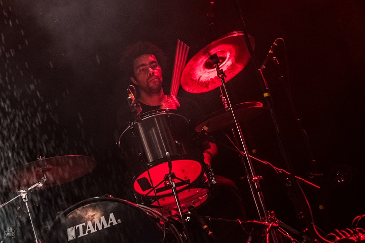 Loom @ Effenaar, picture 6, photographed by Luc Luyten - FrontView Magazine