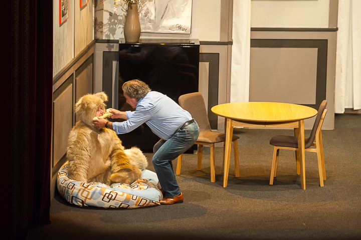 Zij heeft een kat en ik nen hond @ echt Antwaarps teater, foto 32, foto's door Goele Bormans - FrontView Magazine