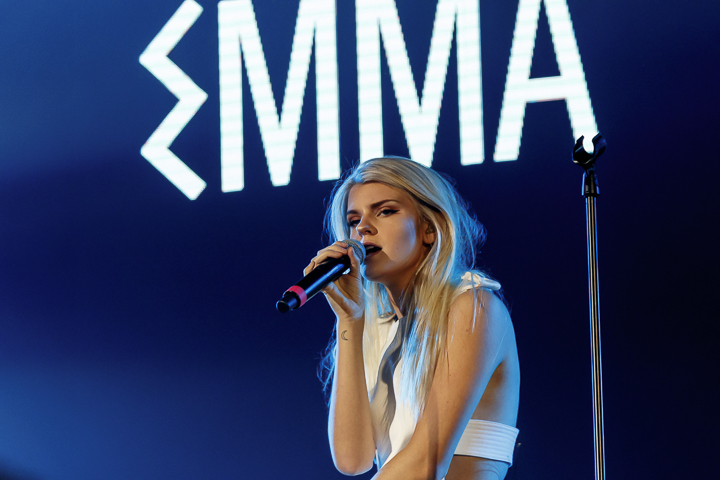 Emma Bale - Voorprogramma Bazart @ Sportpaleis, picture 7, photographed by Alex Wyckmans - FrontView Magazine