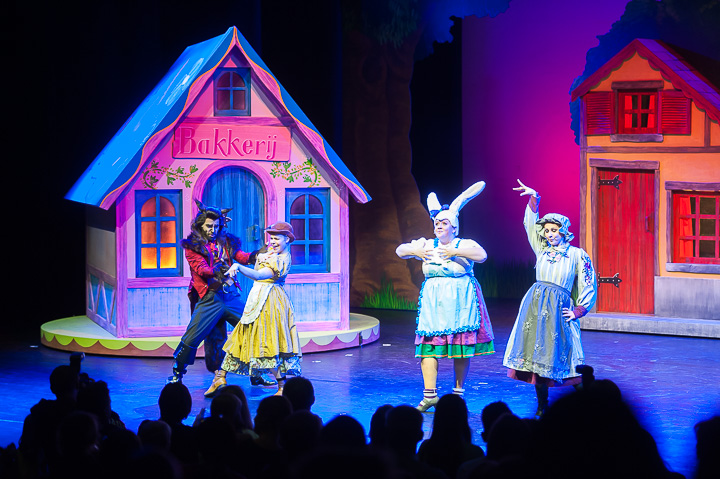 Première Roodkapje @ Stadsschouwburg Antwerpen, picture 57, photographed by Goele Bormans - FrontView Magazine