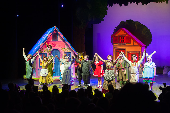 Première Roodkapje @ Stadsschouwburg Antwerpen, picture 74, photographed by Goele Bormans - FrontView Magazine