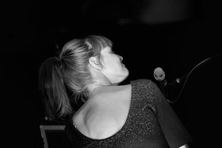 Isolde et Les Bens @ Vooruit, picture 5, photographed by Bart Baevegems - FrontView Magazine