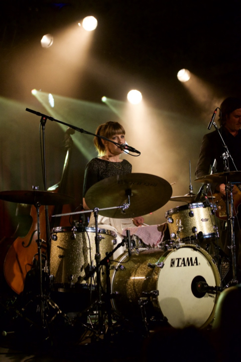 Isolde et Les Bens @ Vooruit, picture 12, photographed by Bart Baevegems - FrontView Magazine