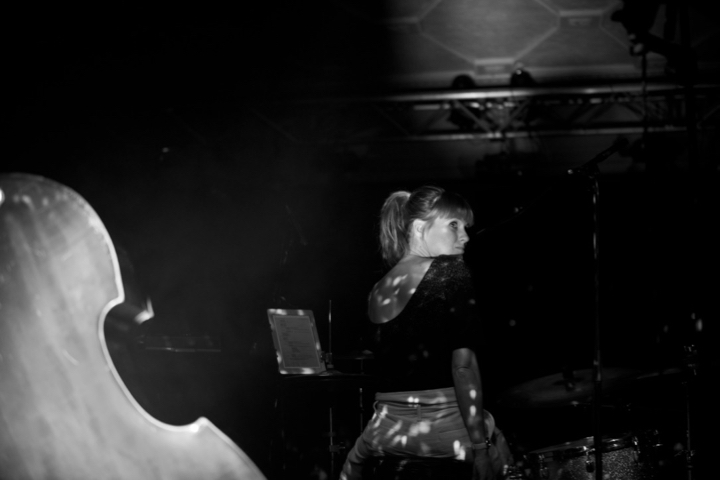 Isolde et Les Bens @ Vooruit, picture 21, photographed by Bart Baevegems - FrontView Magazine