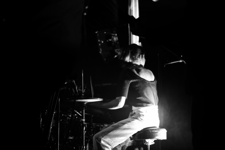 Isolde et Les Bens @ Vooruit, picture 28, photographed by Bart Baevegems - FrontView Magazine