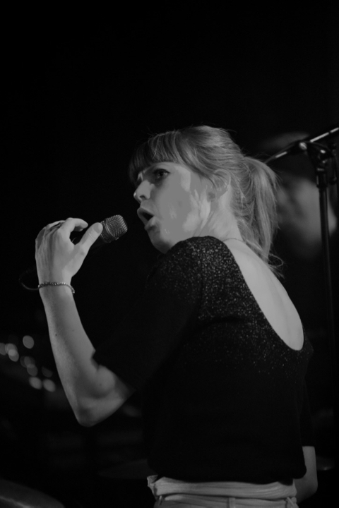 Isolde et Les Bens @ Vooruit, picture 29, photographed by Bart Baevegems - FrontView Magazine